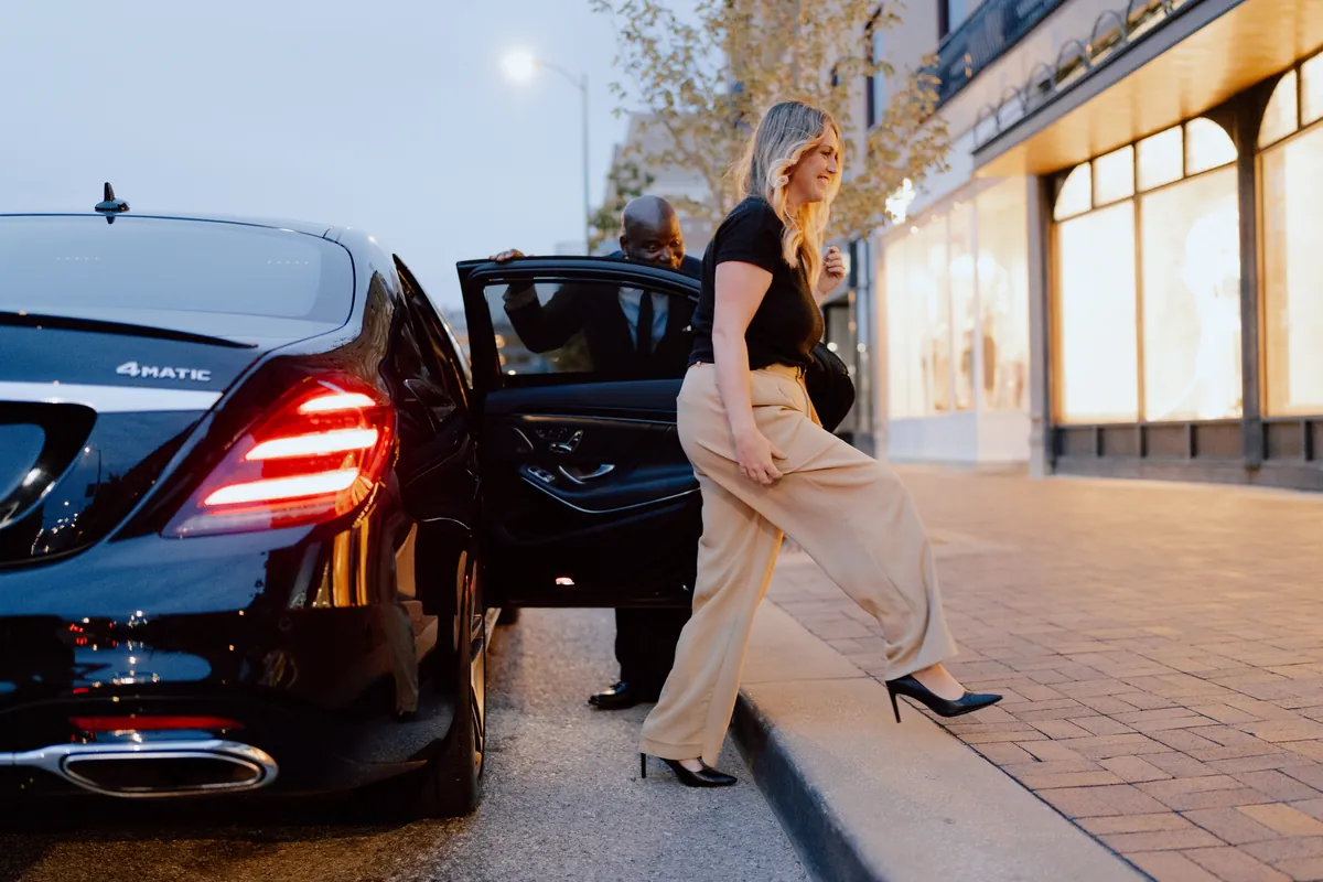 Wedding limousine and luxury bridal transportation in Kansas City